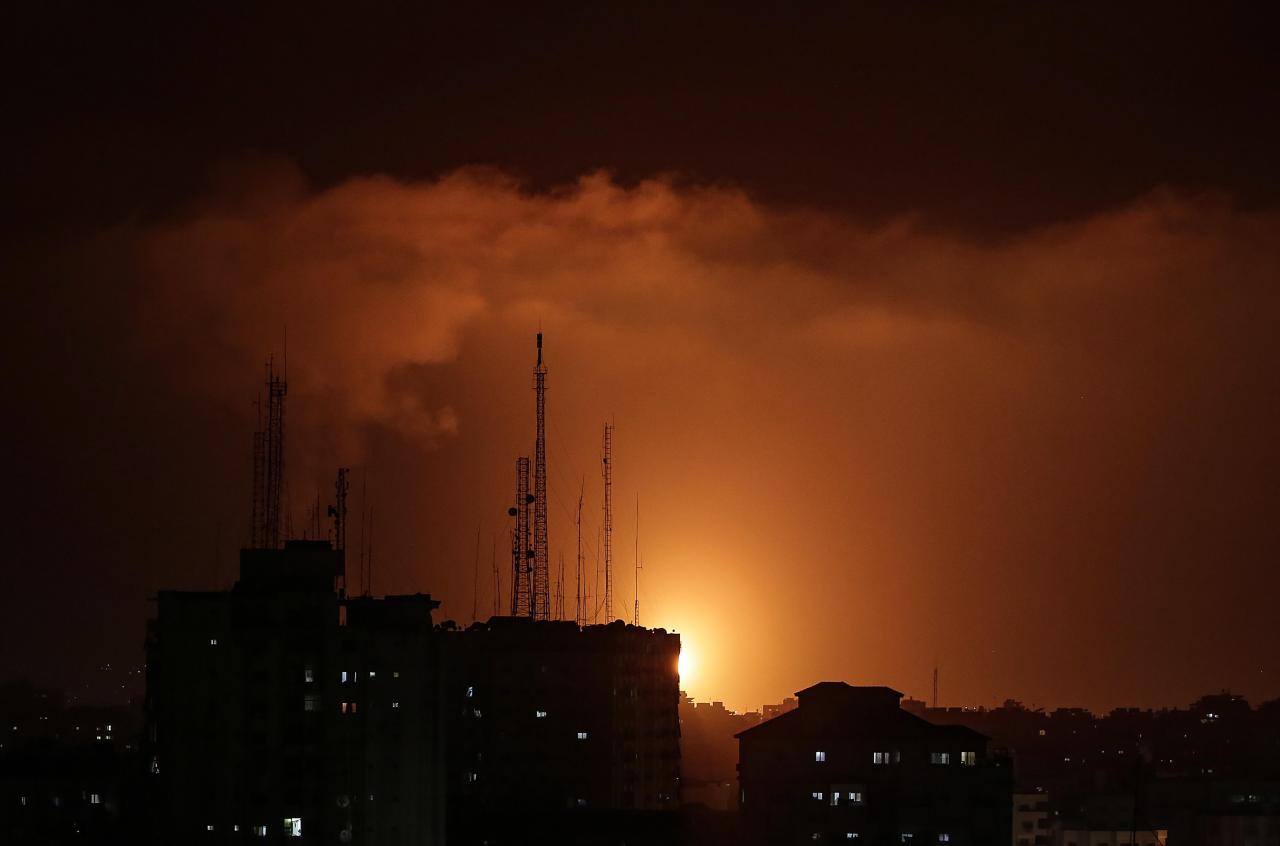 Hamas e Israel intercambian golpes mientras la agitación en Jerusalén inflama Gaza