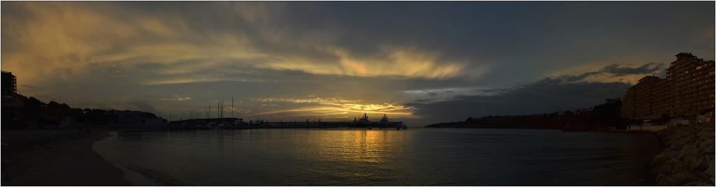 Anochece en Port Adriano