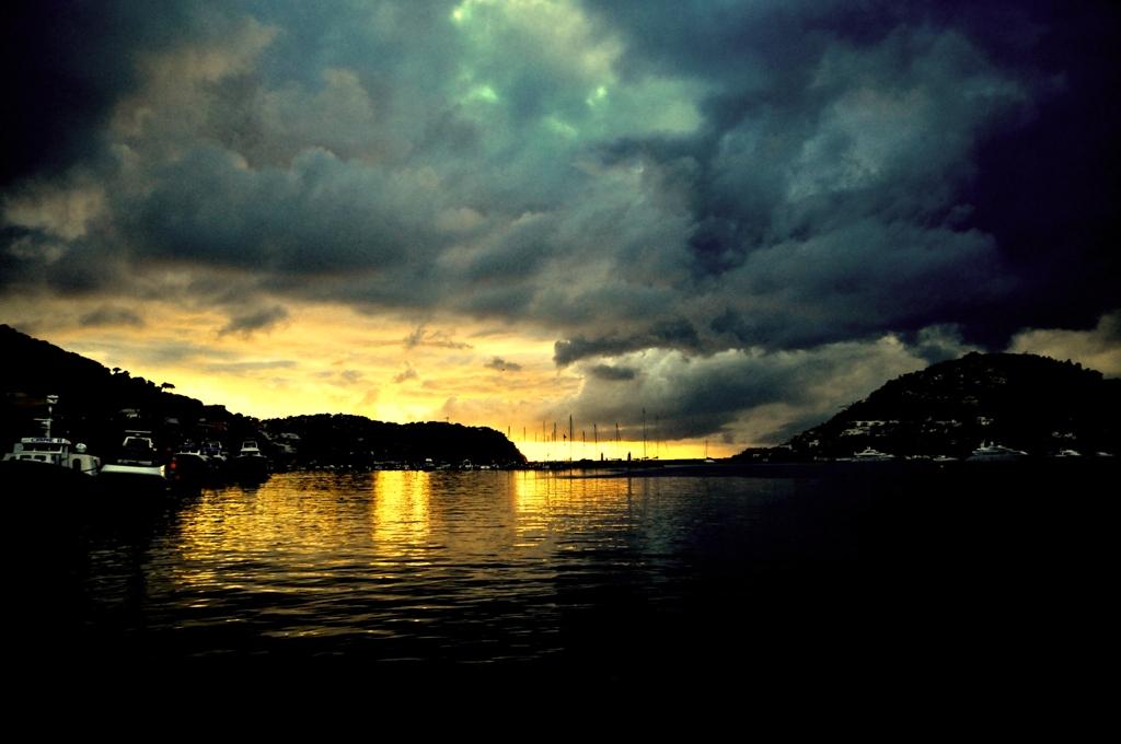 Tormenta en el puerto de Andratx