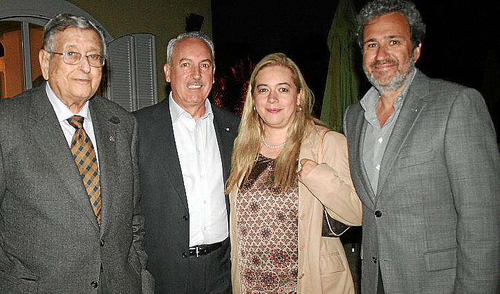 Homenaje a Pedro Pourtau y su esposa