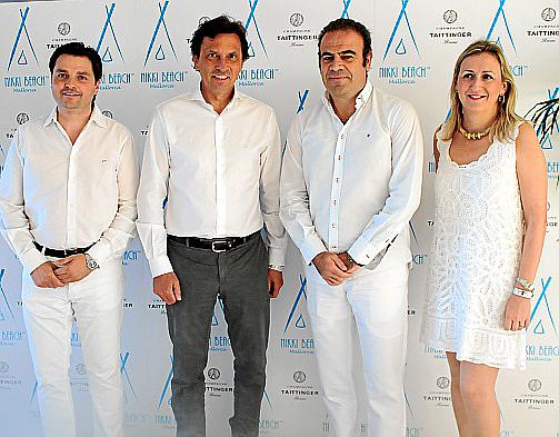 Fiesta de blanco Nikki Beach.