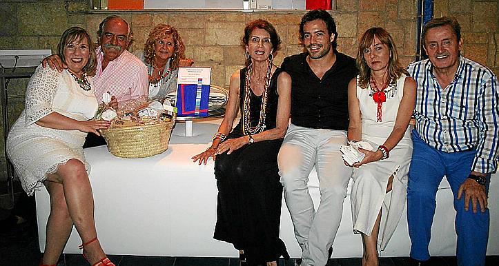 Cóctel a beneficio de Amigos de Ositeti en el Club de Mar