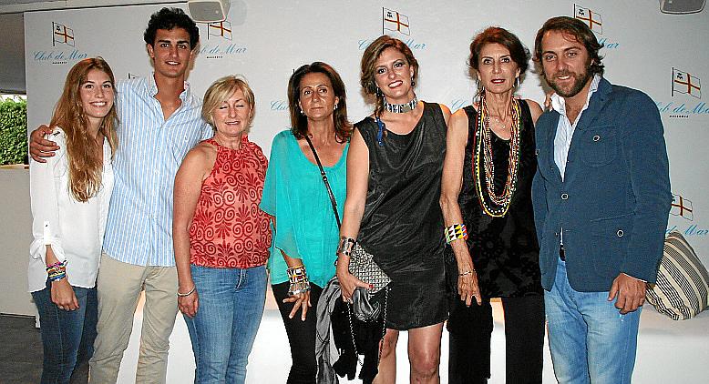 Cóctel a beneficio de Amigos de Ositeti en el Club de Mar