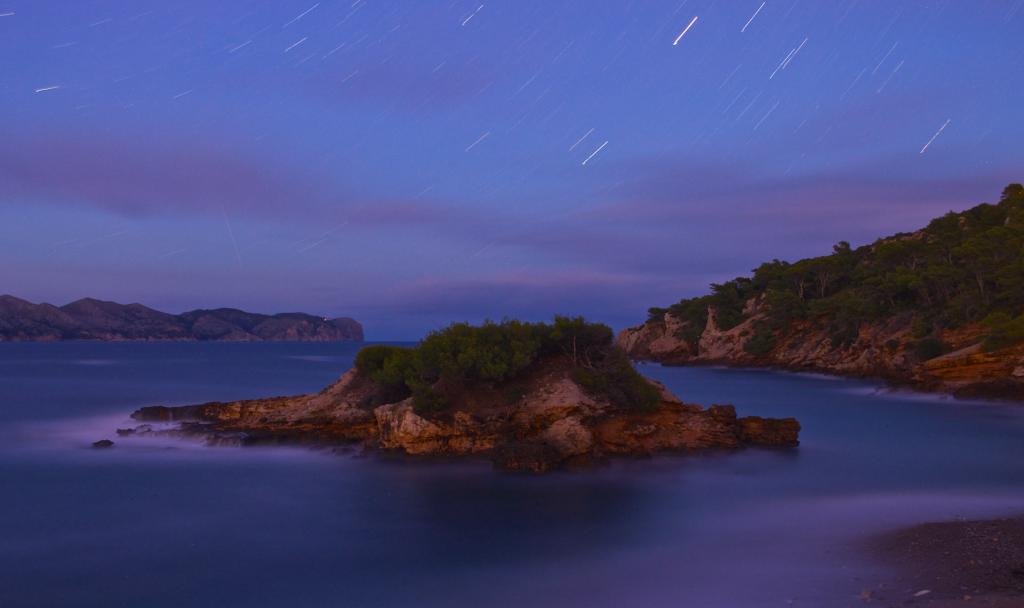 Islote de la Victoria en Alcúdia de noche