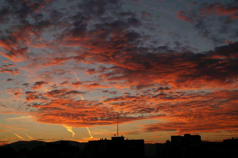Bajo las nubes