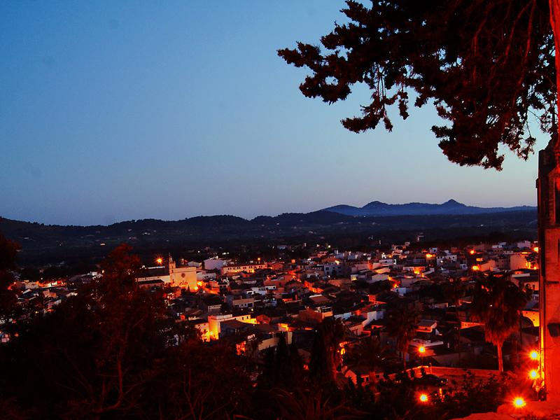 Panorámica de Artà de noche