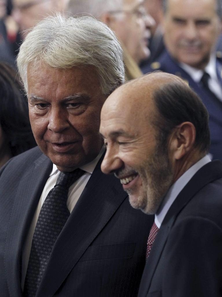 Ceremonia de abdicación del Rey Juan Carlos. Felipe González y Rubalcaba