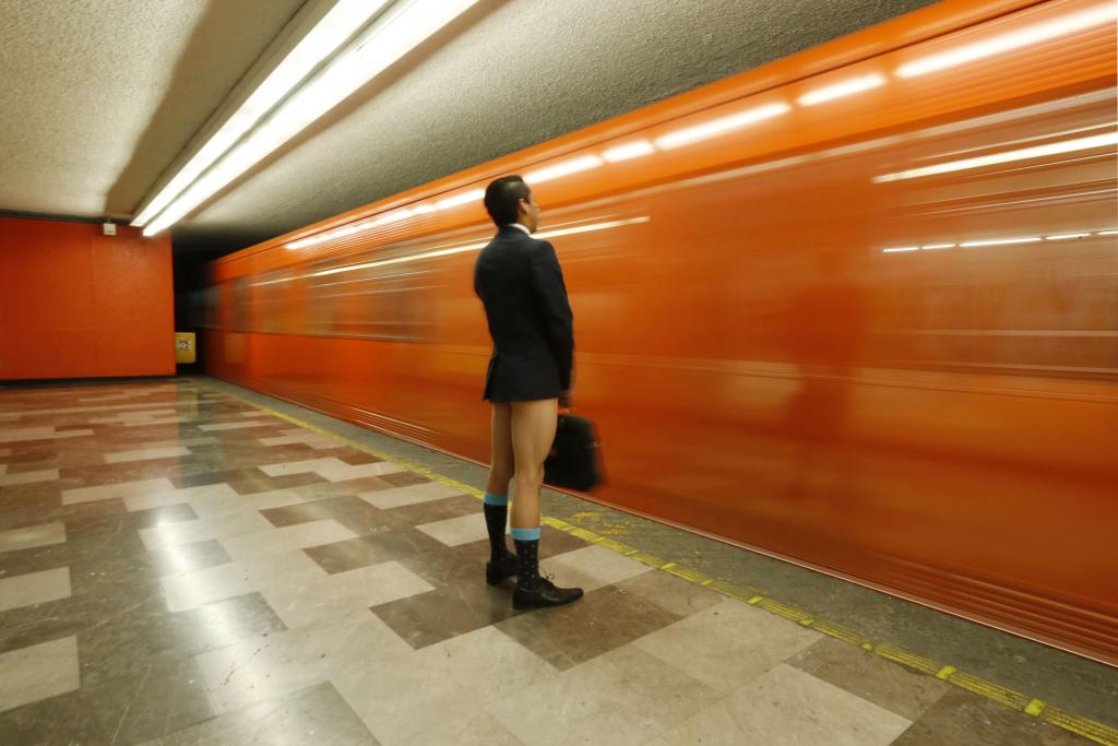 Día sin pantalones en el metro