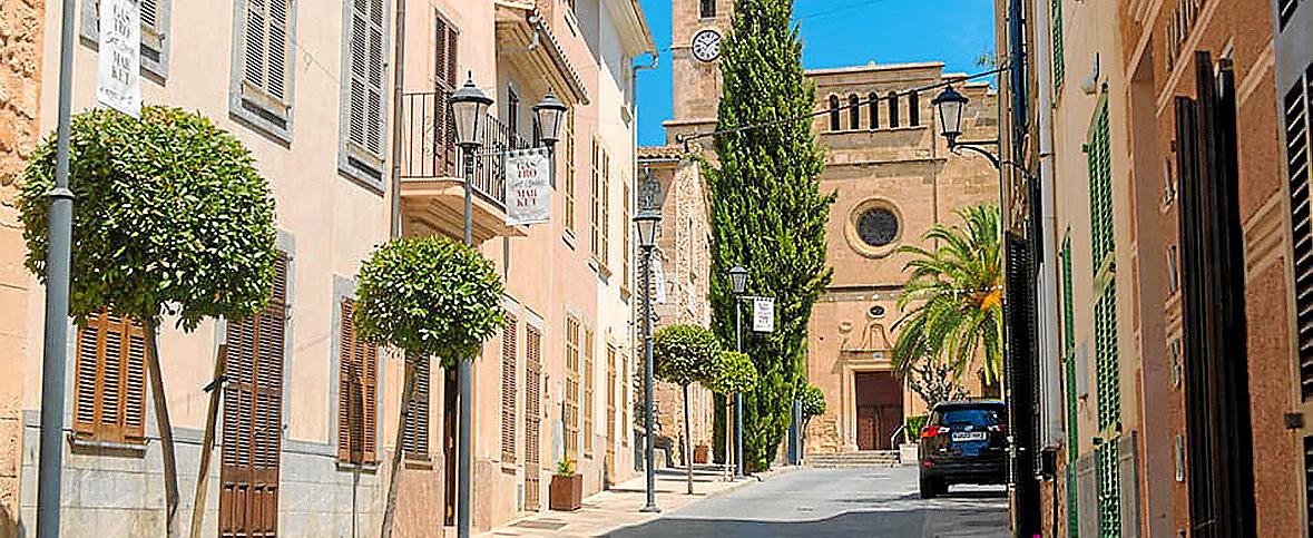 SANT LLORENÃ. CIRCULACION. El centro queda cerrado al tráfico de vehÃculos hasta el 15 de septiembre