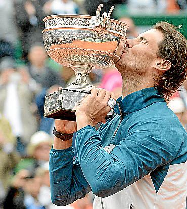 2013. Final española. Nadal no se apiada de David Ferrer y se embolsa su octavo título en París.