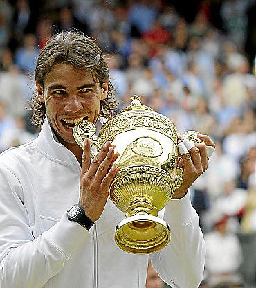 2010. Nadal se acostumbra a ganar y muerde su segundo Wimbledon ante Tomas Berdych.