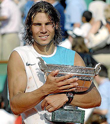 2007. Tercer Roland Garros y de nuevo ante Federer en una final que se decide en cuatro sets.