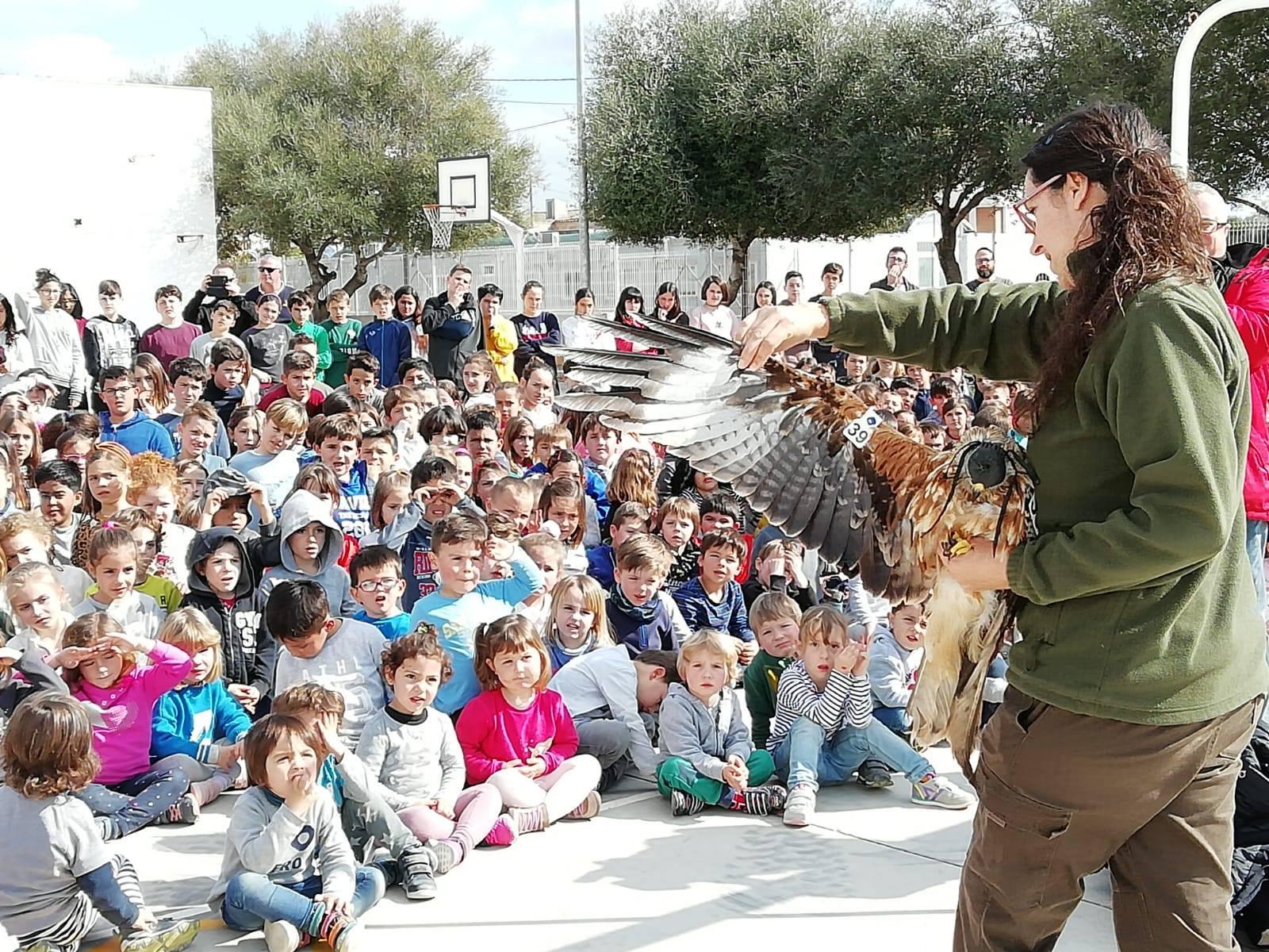 Se destaca la importancia de la educación para la naturaleza.