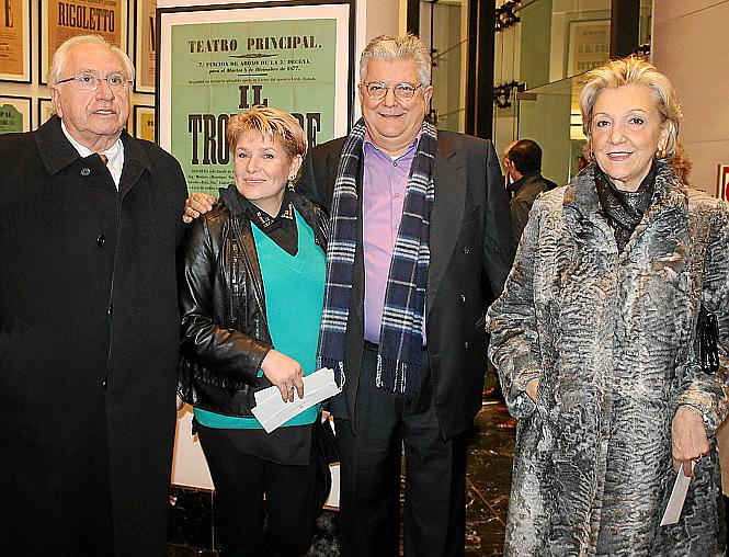 Premis Ramon Llull i Medalla d'Or de la Comunitat