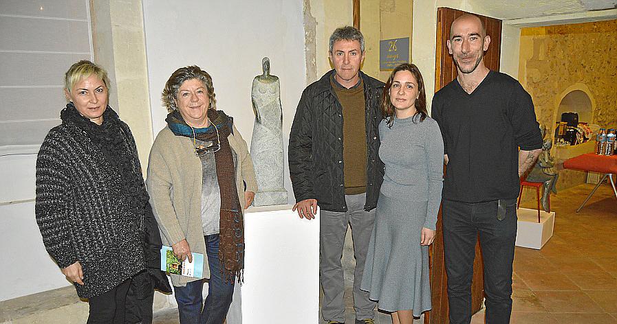 Antoni Miquel Morro presenta sus esculturas en Torre de ses Puntes