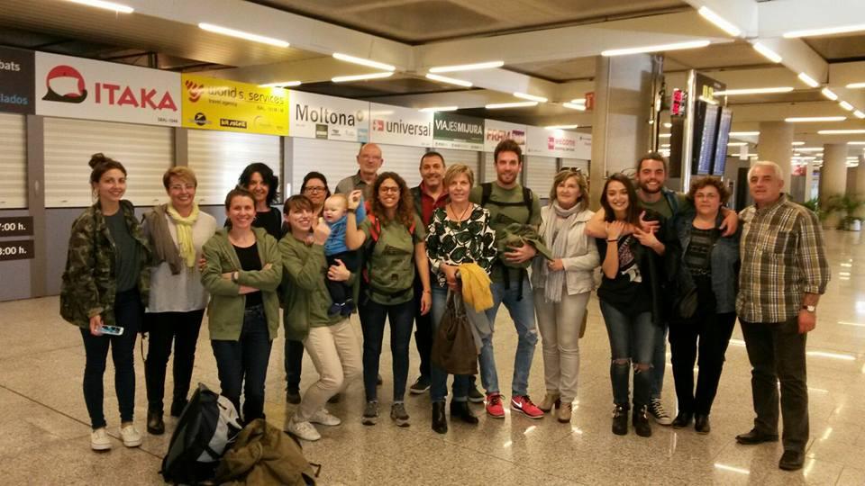 Voluntarios de Binissalem amb les persones refugiades
