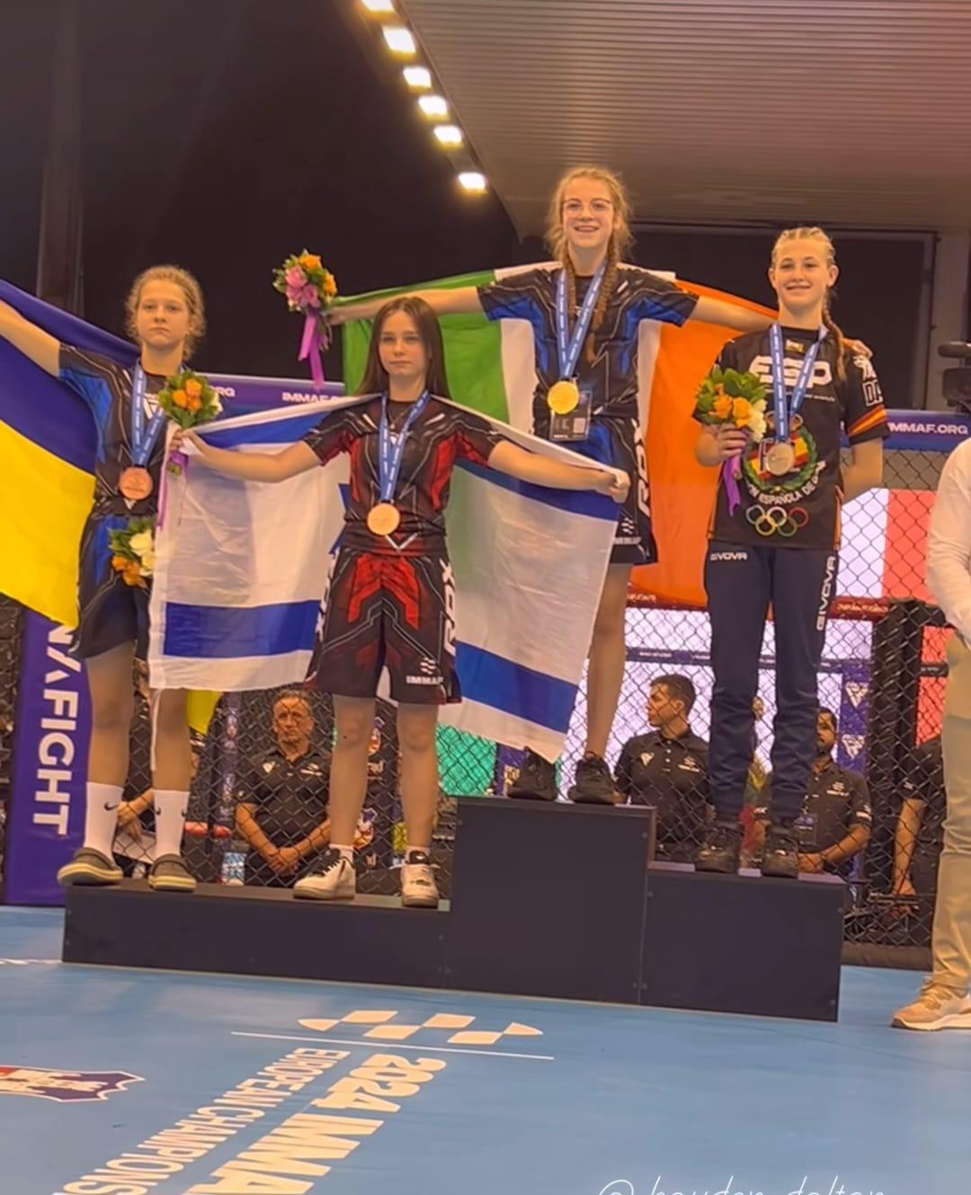 MMA | Lola Rae, la joven luchadora de MMA que logra la plata en el Europeo