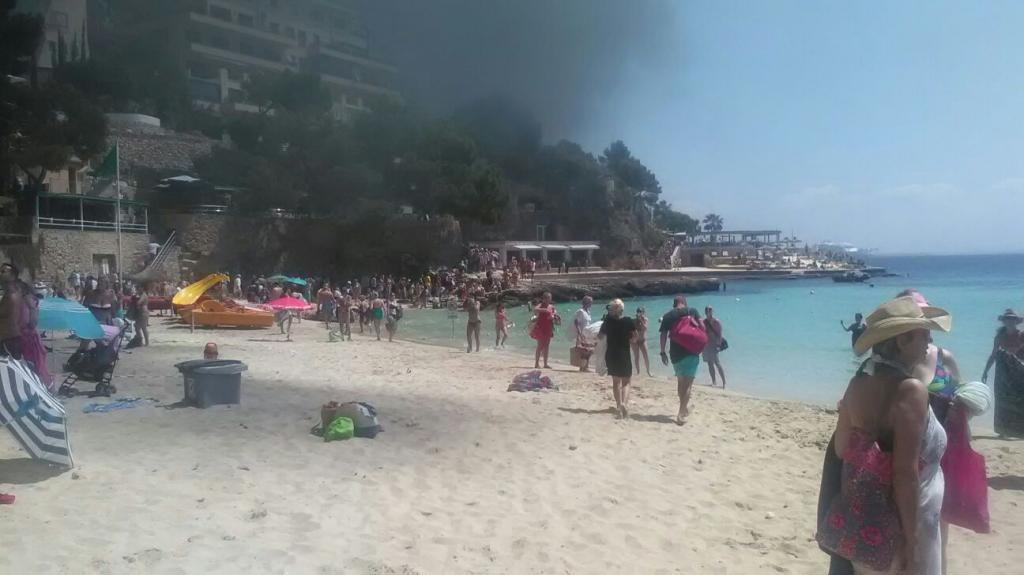 autobús incendiado