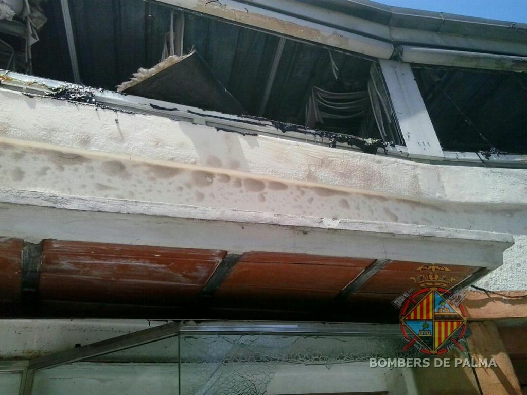 autobús incendiado