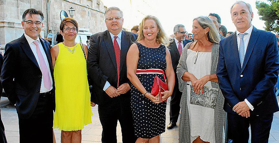Recepción ofrecida por los Reyes