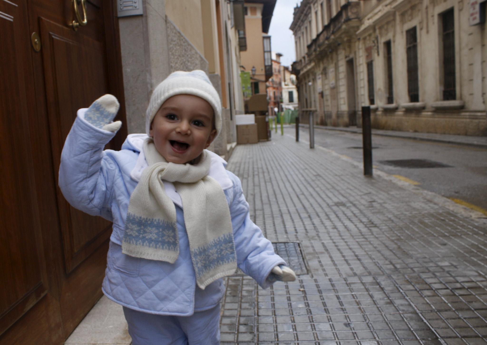 PALMA. MODA. REPORTAJE DE GUANTES PARA LAS MANOS, COMPLEMENTO PARA COMBATIR EL FRIO.