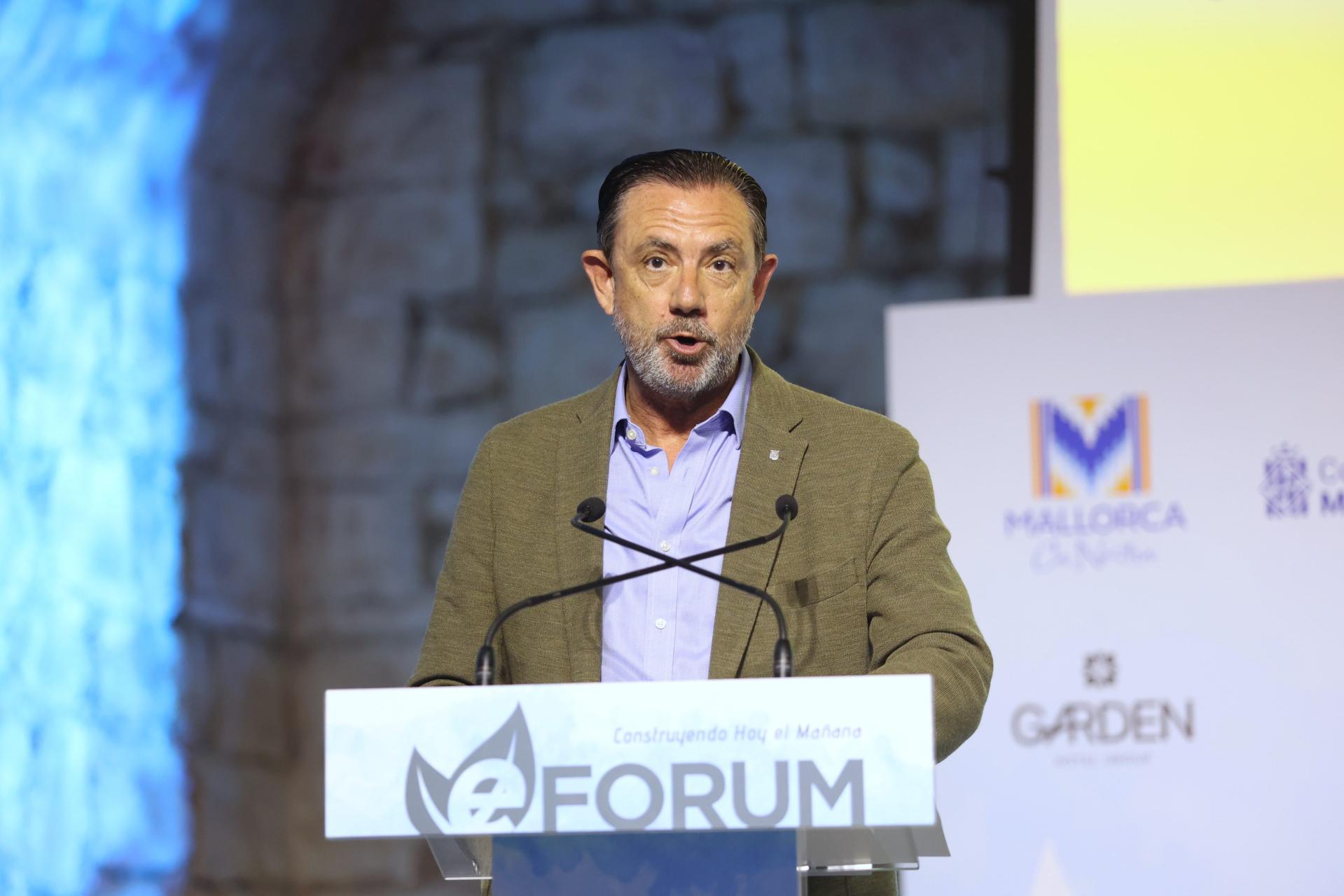 Sáenz de San Pedro pide «remar juntos» para afrontar el reto de la sostenibilidad