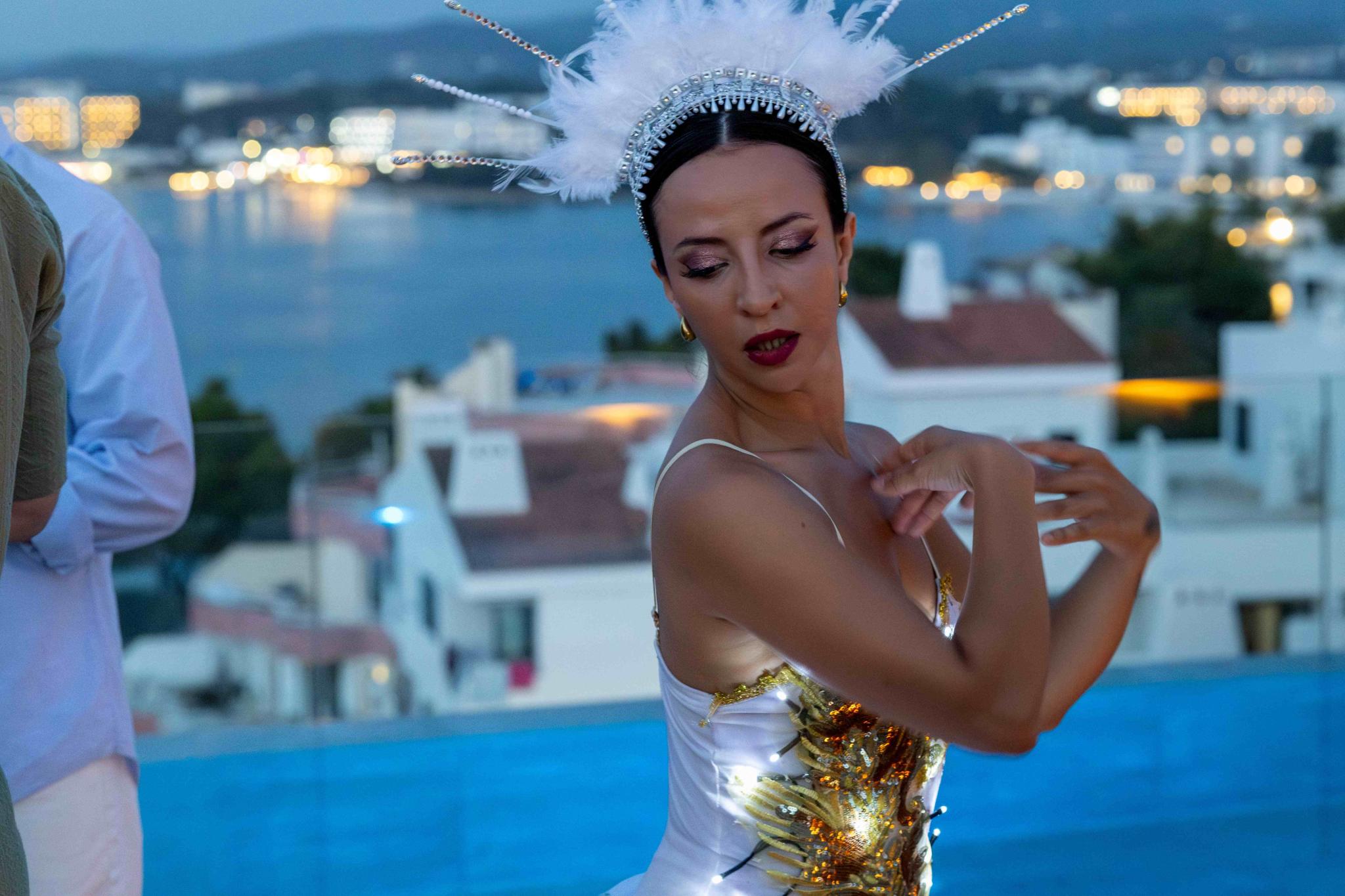 Rooftop Nine Ibiza inaugura la temporada con un concierto sorpresa de Sofía Ellar