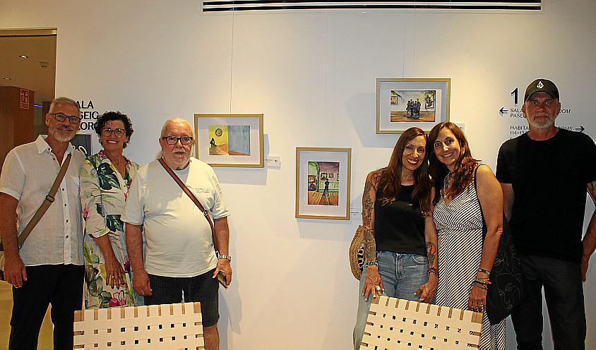Mateu Ferrer, María Faidela, Josep Urrea, Anaria Marqués, Xisca Garau y Christoph Horbat, ante la obra de Ángela Bruno.