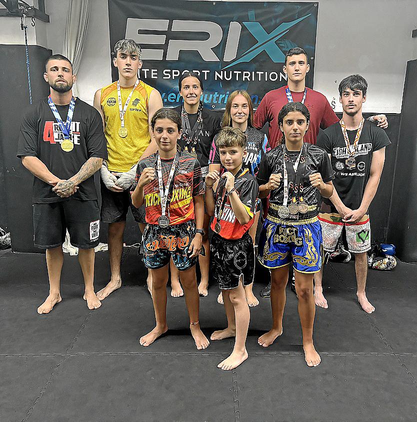 Xavi Aloy,  Martín Casanova, Marta Aloy, y por detrás, Luis Reboredo (entrenador), Unai Ortiz, Lucía Molina, Sara Rivera, Cristina Valero y Óscar Fernández