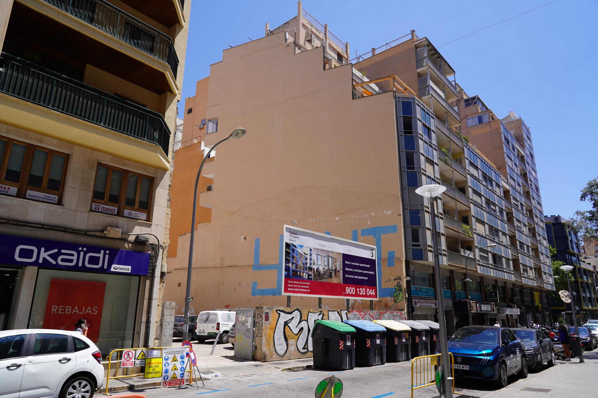 Otra promoción justo detrás del edificio del Corte Inglés