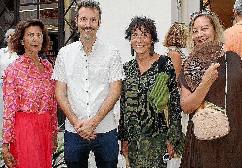 Carmen Planas, Toni Ferrer, Neus Cortés y Águeda Ropero
