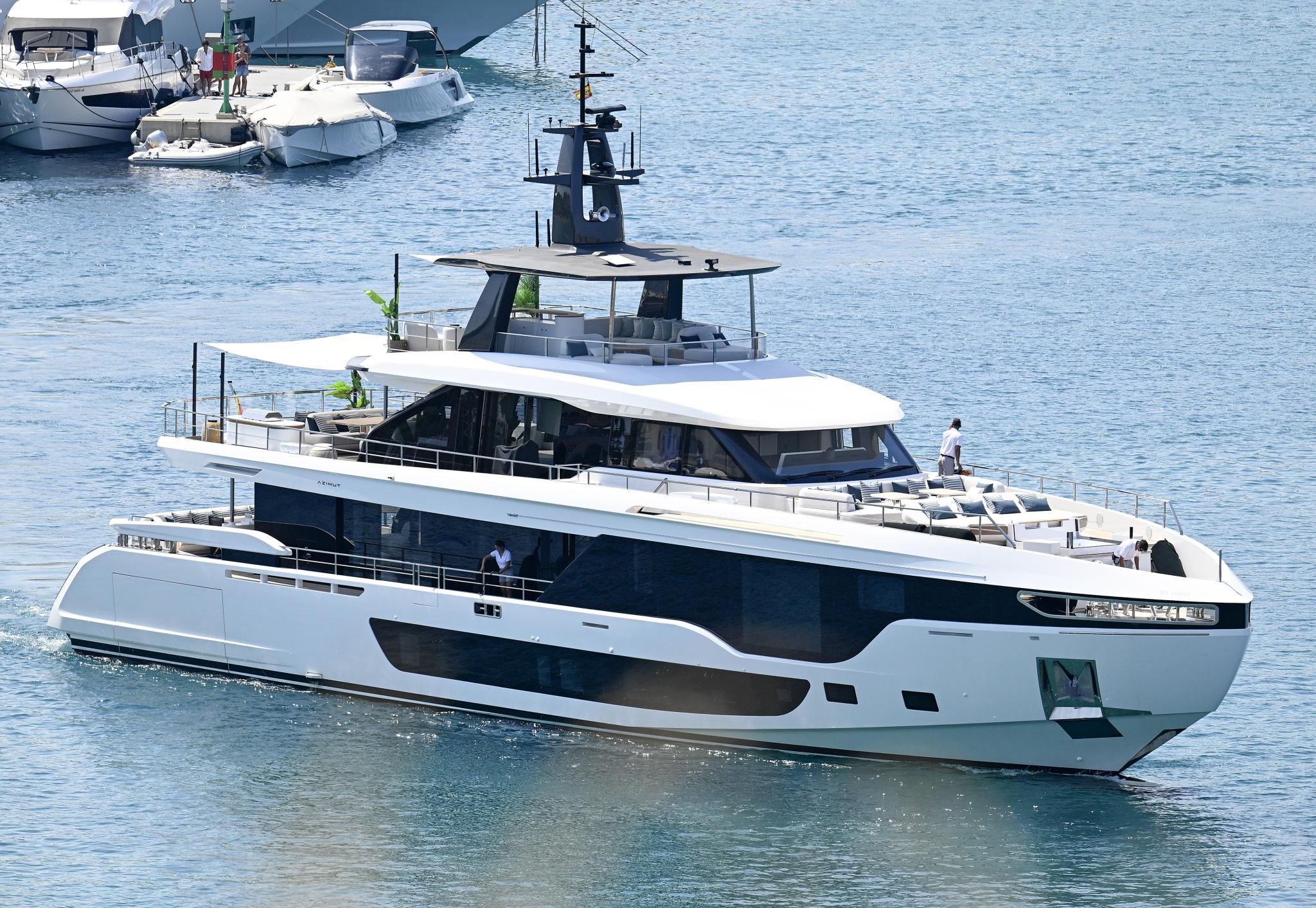 EXCLUSIVE / EXCLUSIVA - CRISTIANO RONALDO Y GEORGINA RODRÍGUEZ DISFRUTAN DE UN PASEO EN YATE POR MALLORCA