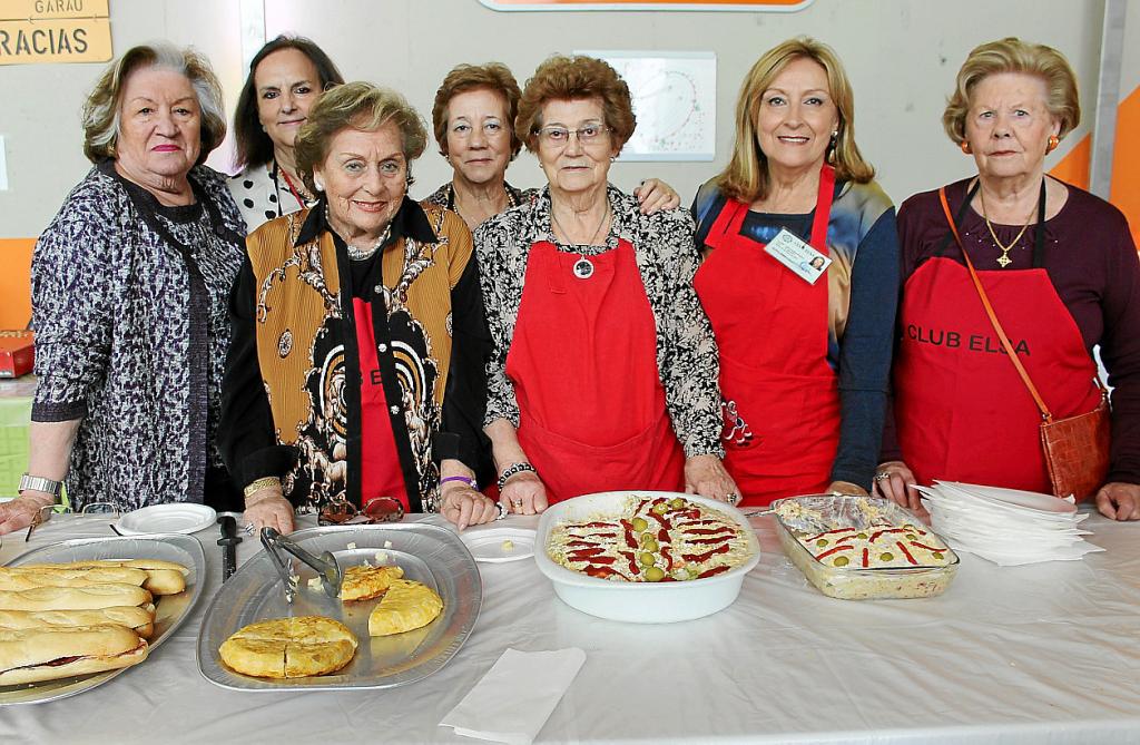 Mercadillo solidario del Club Elsa