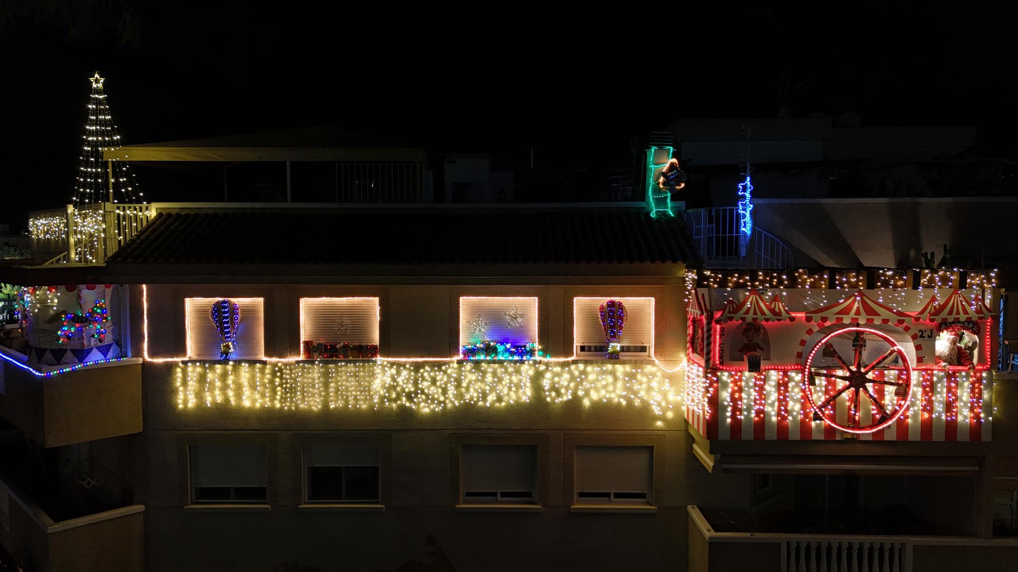 Santa Eulària entrega los premios del XV Concurso de Escaparatismo y el I Concurso de Decoración Navideña de Balcones