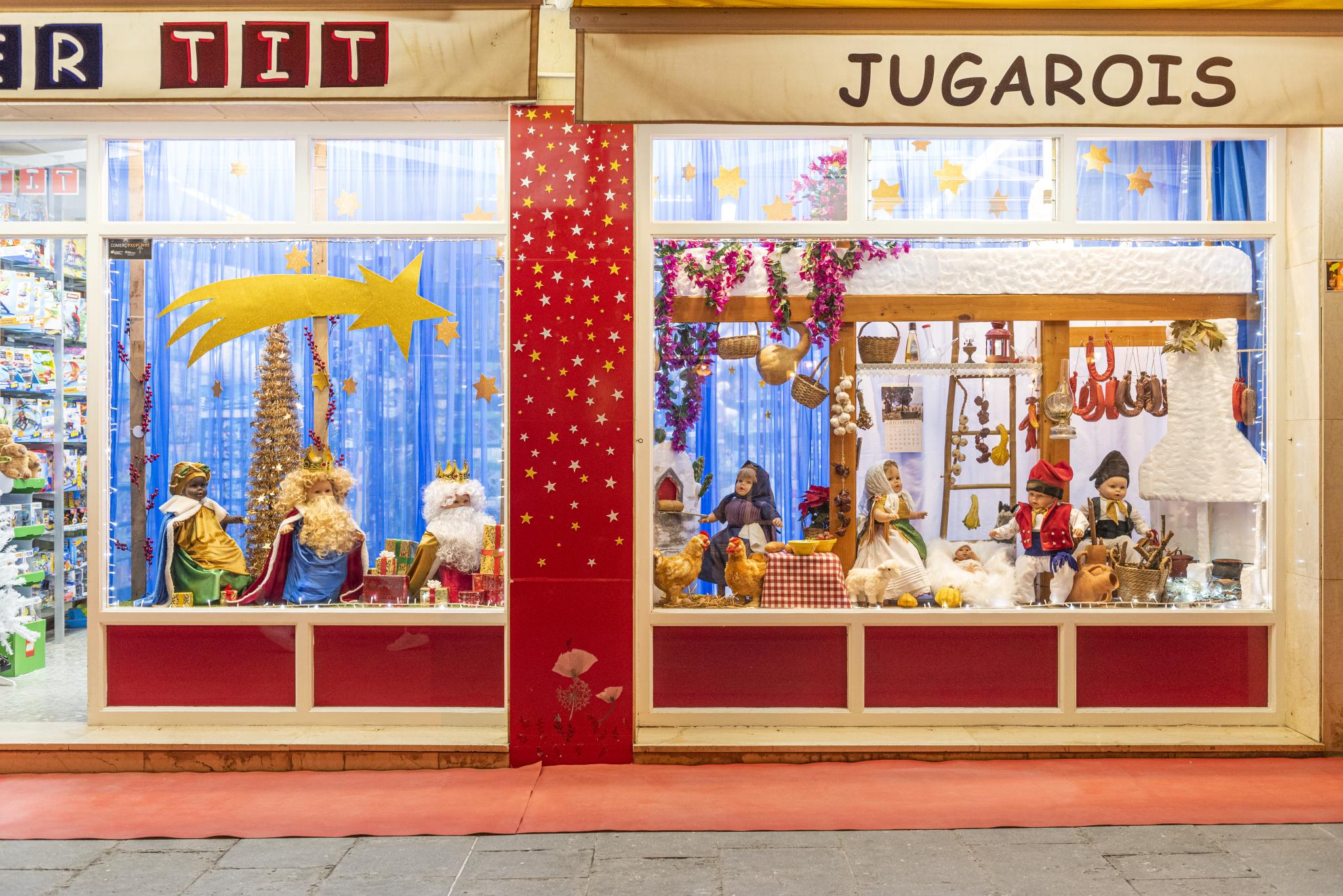 Santa Eulària entrega los premios del XV Concurso de Escaparatismo y el I Concurso de Decoración Navideña de Balcones