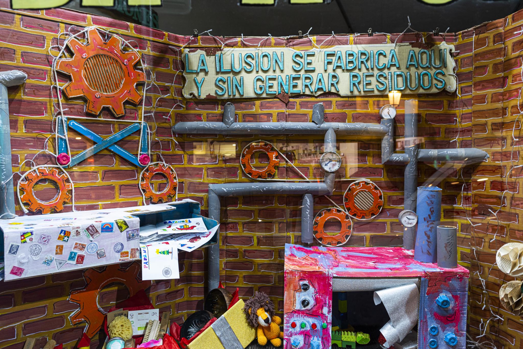 Santa Eulària entrega los premios del XV Concurso de Escaparatismo y el I Concurso de Decoración Navideña de Balcones