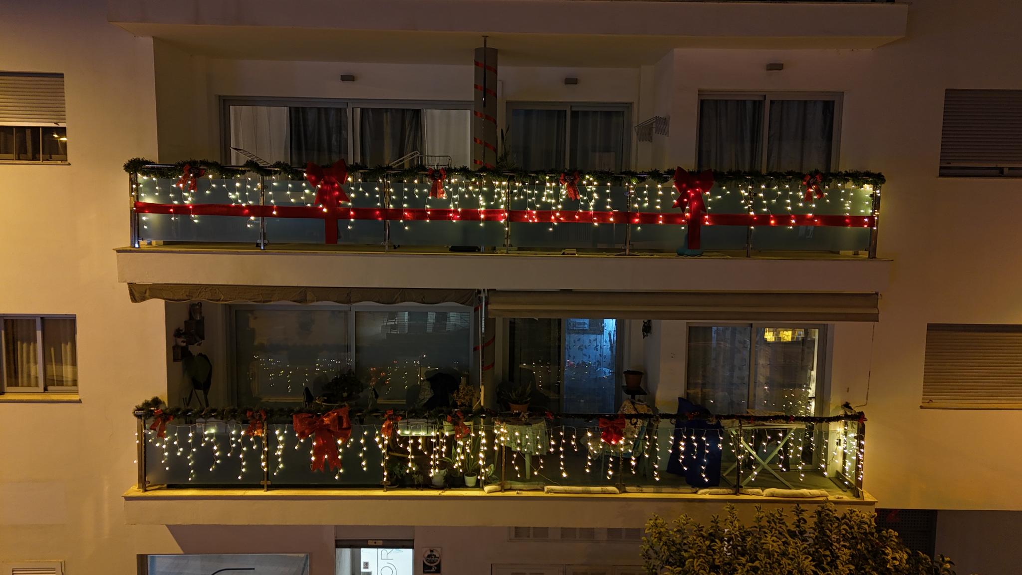 Santa Eulària entrega los premios del XV Concurso de Escaparatismo y el I Concurso de Decoración Navideña de Balcones