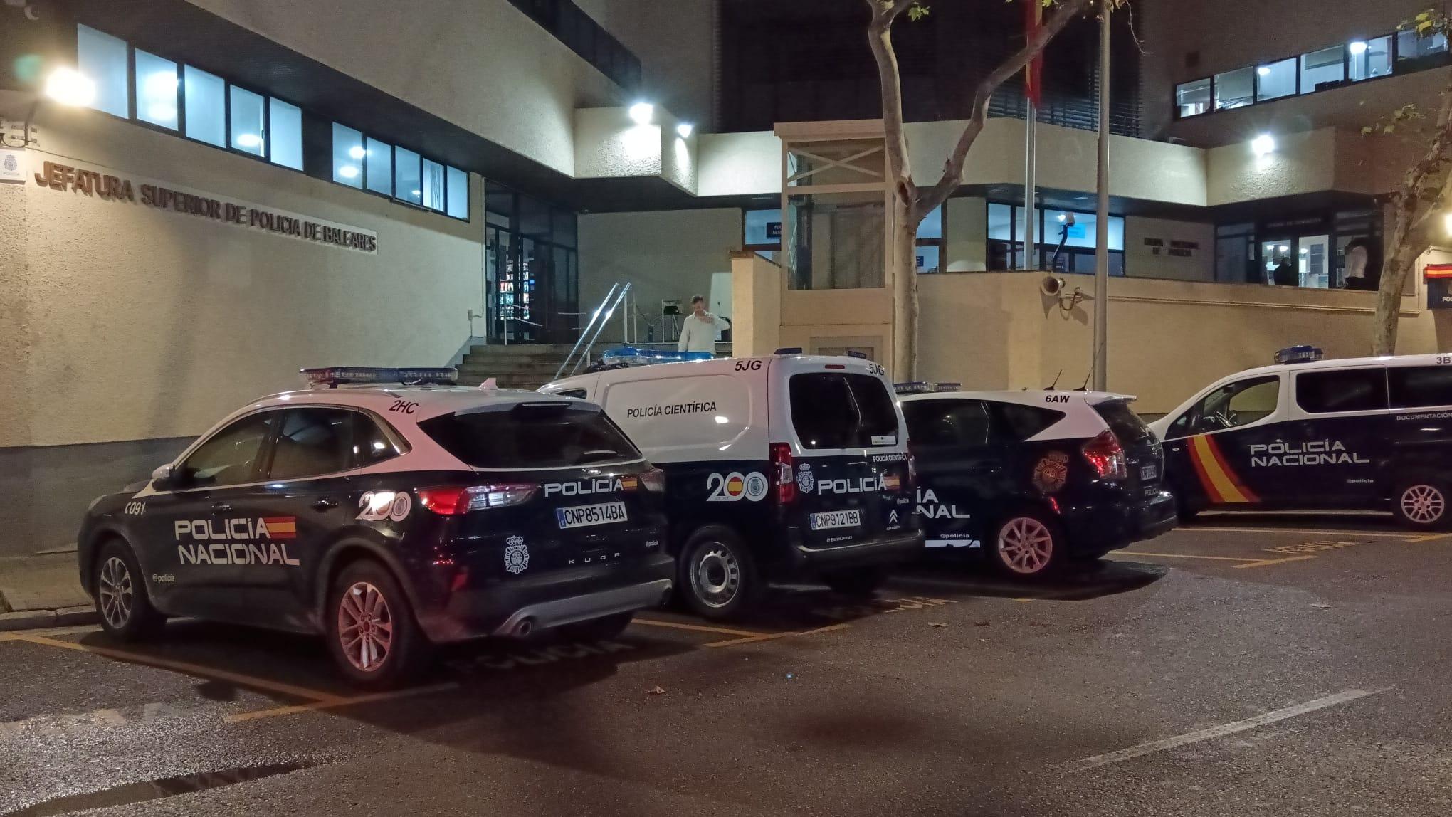 Detenido por manosear a una familiar de 12 años dentro del agua en verano en la Playa de Palma