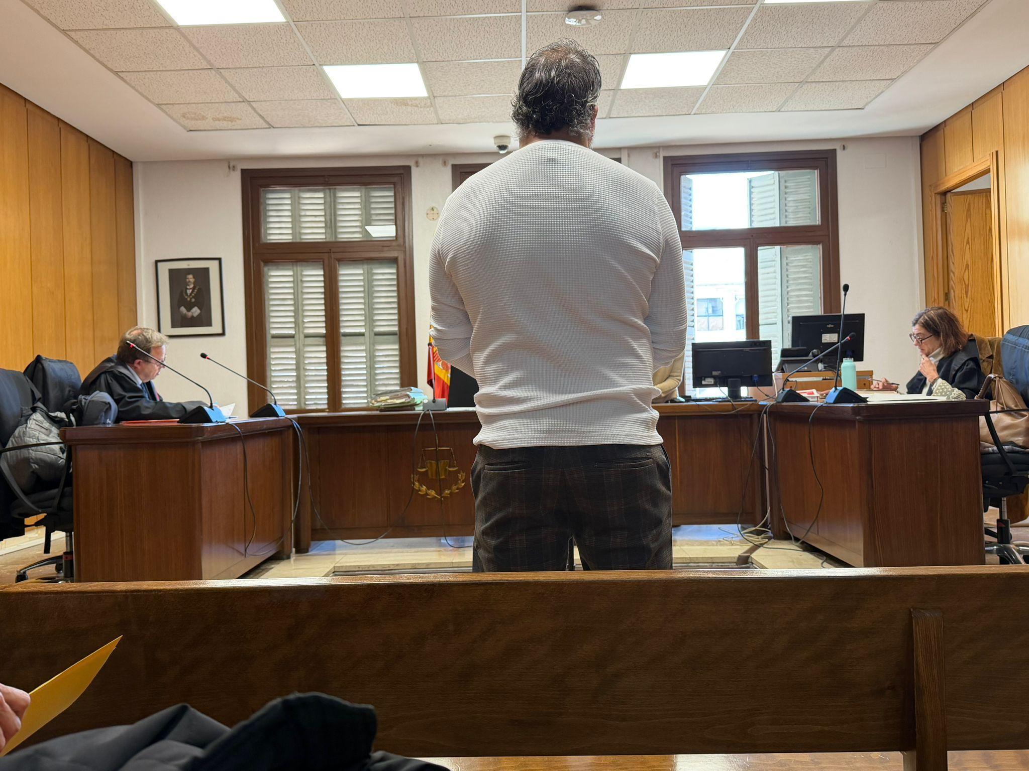 Acepta 20 años de cárcel por cuatro atracos a punta de pistola en salones de juego de Palma