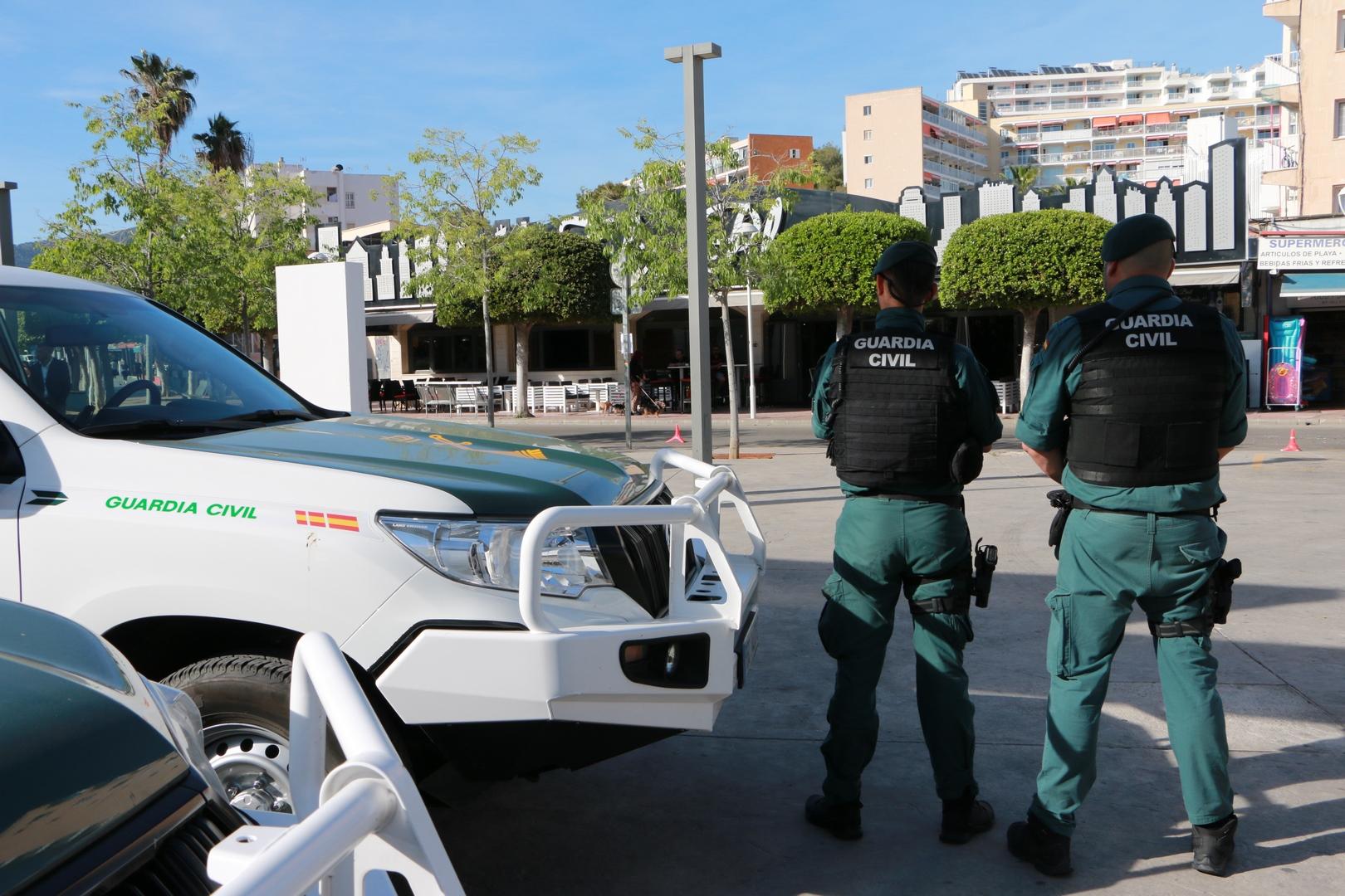 La Guardia Civil detiene por segunda vez en un mes a un ladrón reincidente por forzar establecimientos en Peguera y Camp de Mar