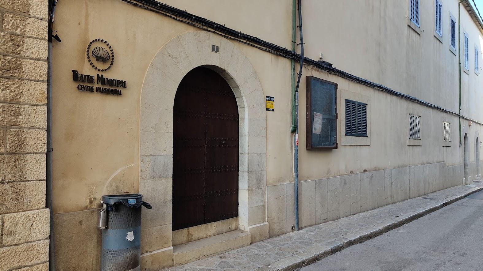 Clausurado por peligro de derrumbe el teatro de Binissalem y los locales parroquiales