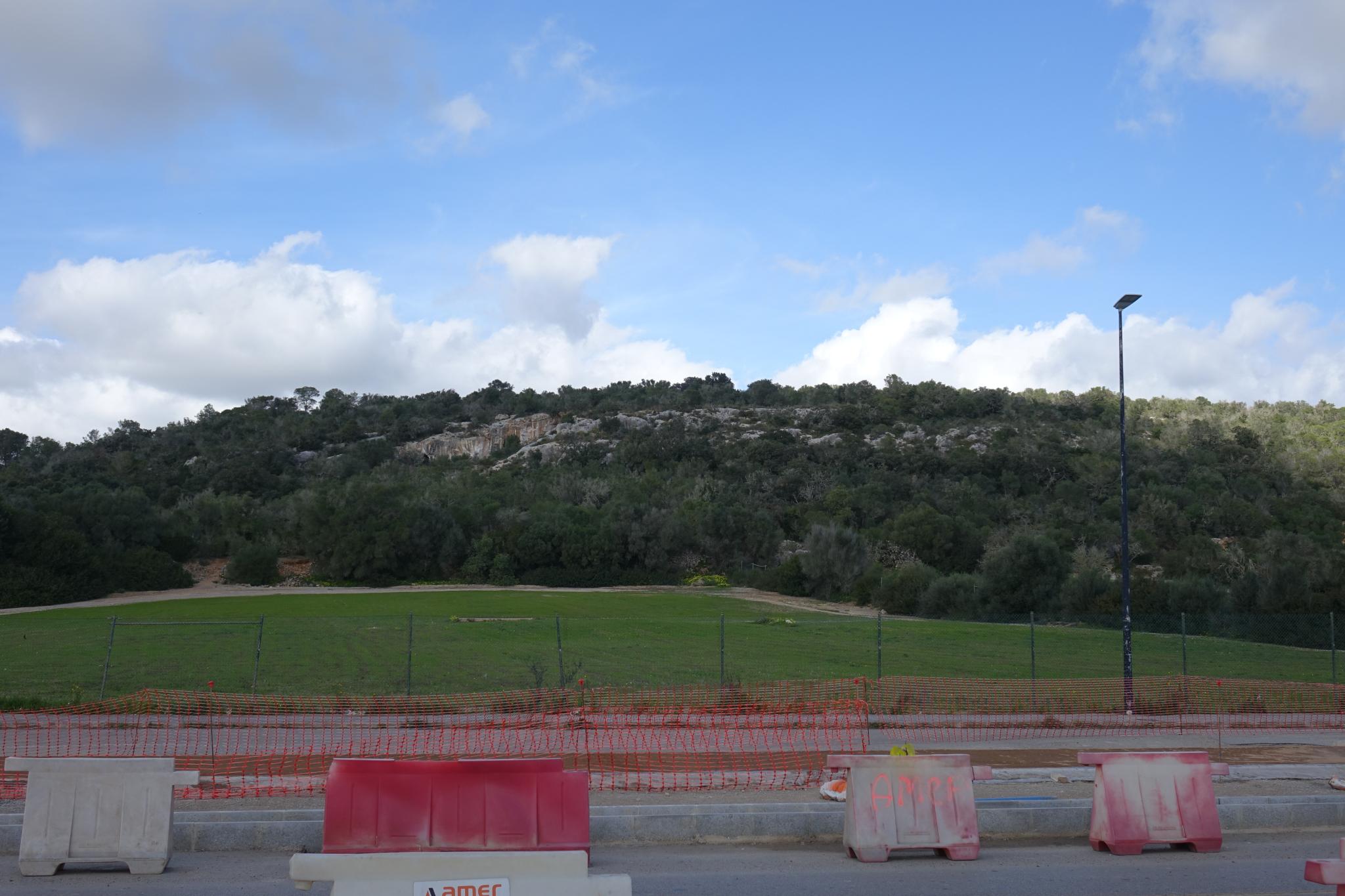 Los arqueólogos abrirán una cueva funeraria de Sa Mola después de estar cerrada 75 años