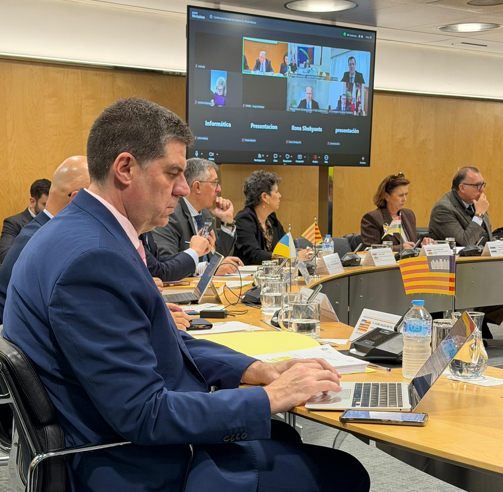 El Govern critica en Madrid el registro único de alquiler turístico por «invasión de competencias» e inseguridad jurídica