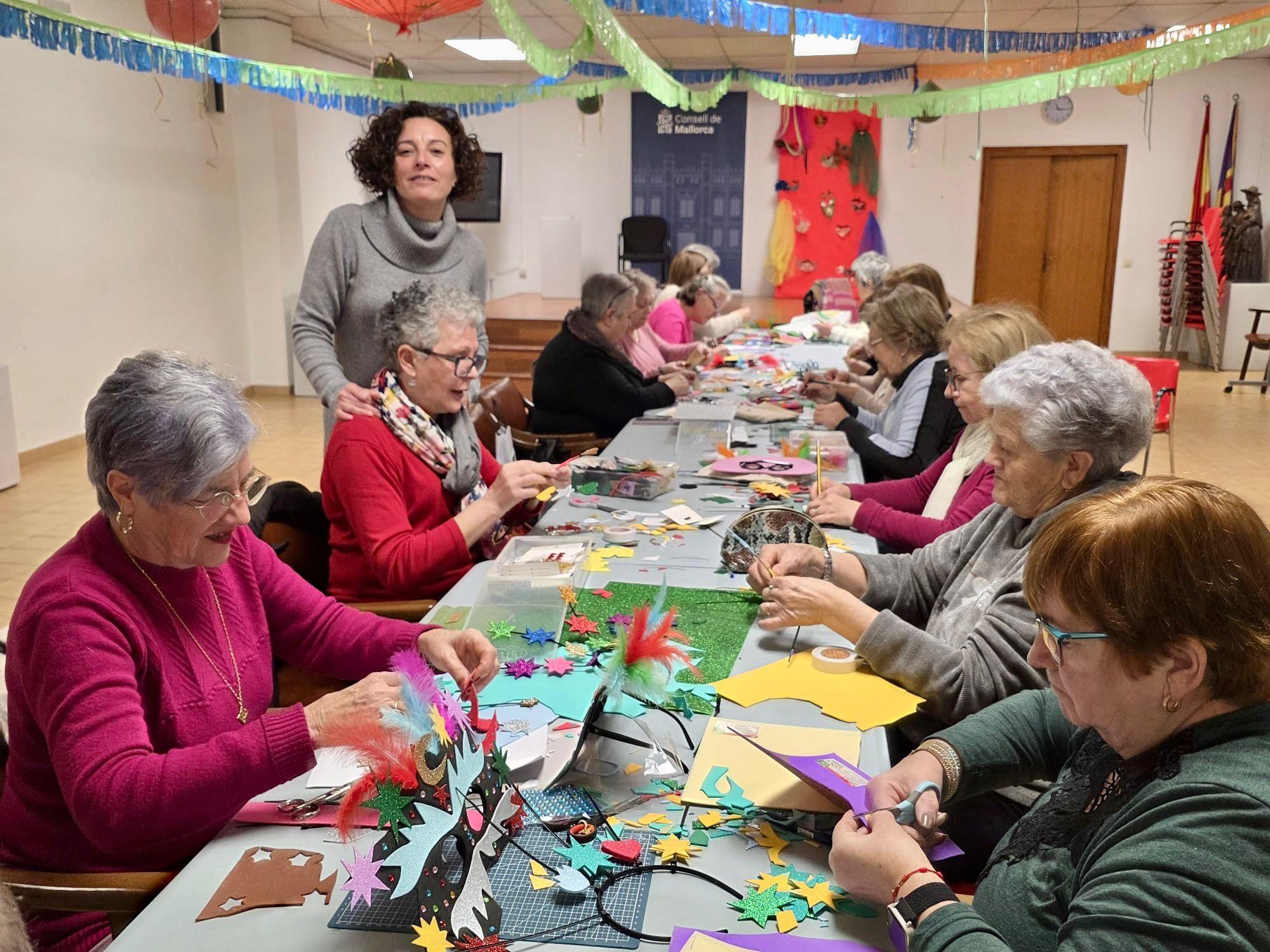 El programa sociocultaral 'Mans i ment' aterriza en Palma