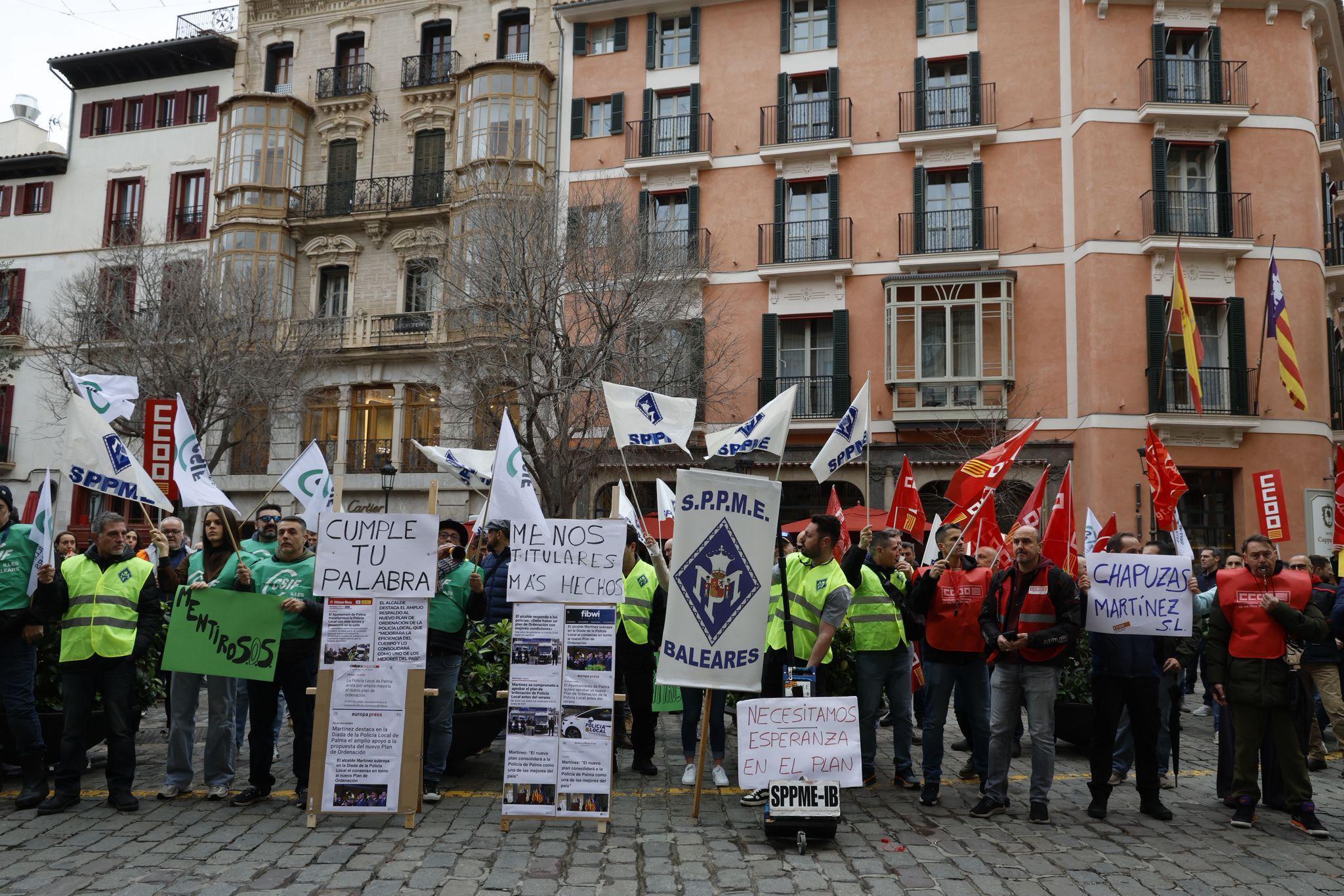 Desencuentro sindical por el plante policial que deja en el aire al resto de funcionarios