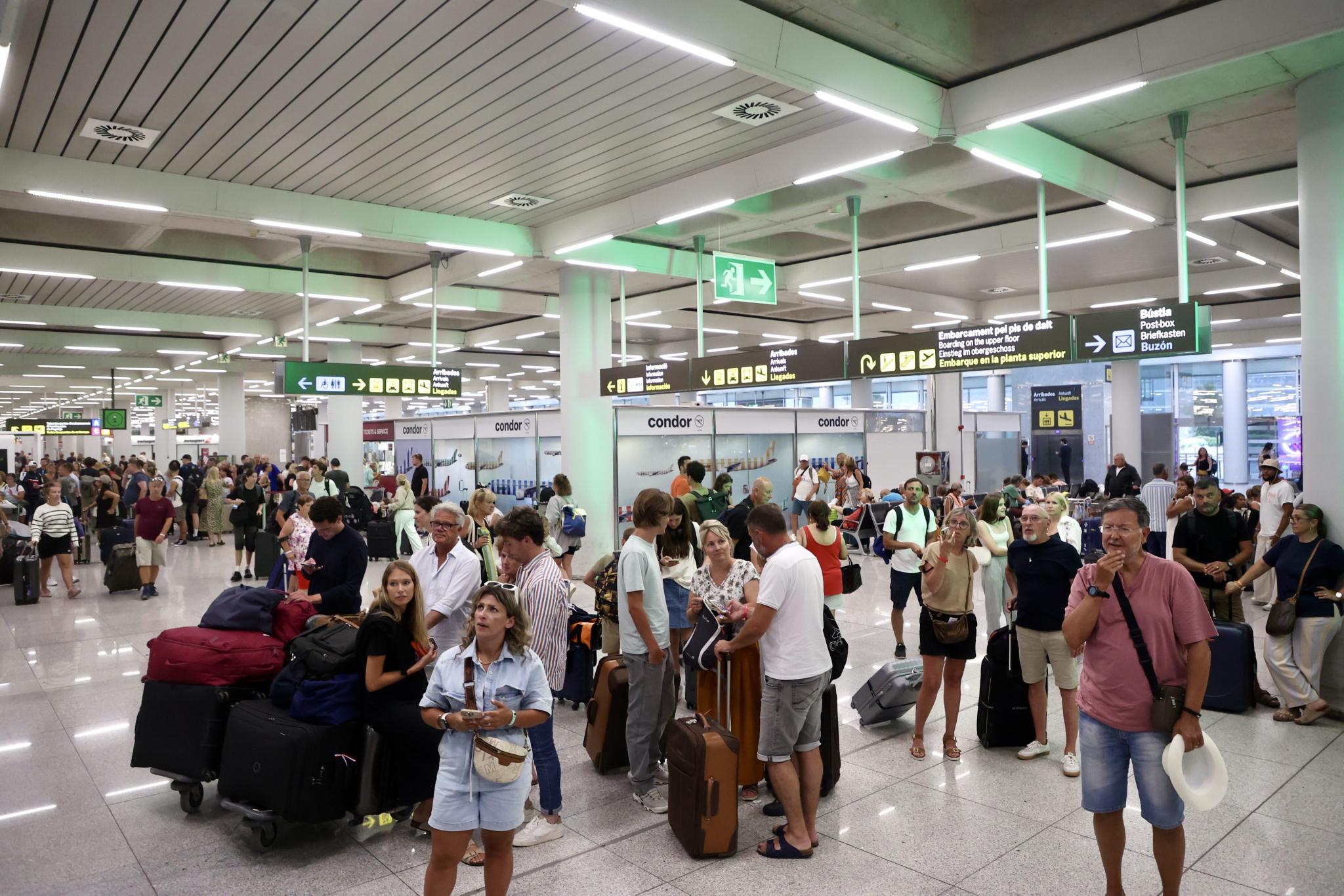 PP y PSIB alejan la posibilidad de fijar un techo de vuelos desde Baleares