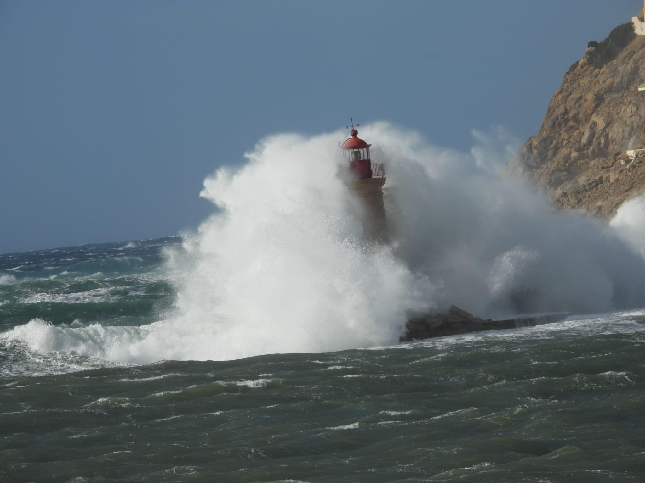 Alerta naranja en todas las costas de Mallorca por olas de hasta 8 metros