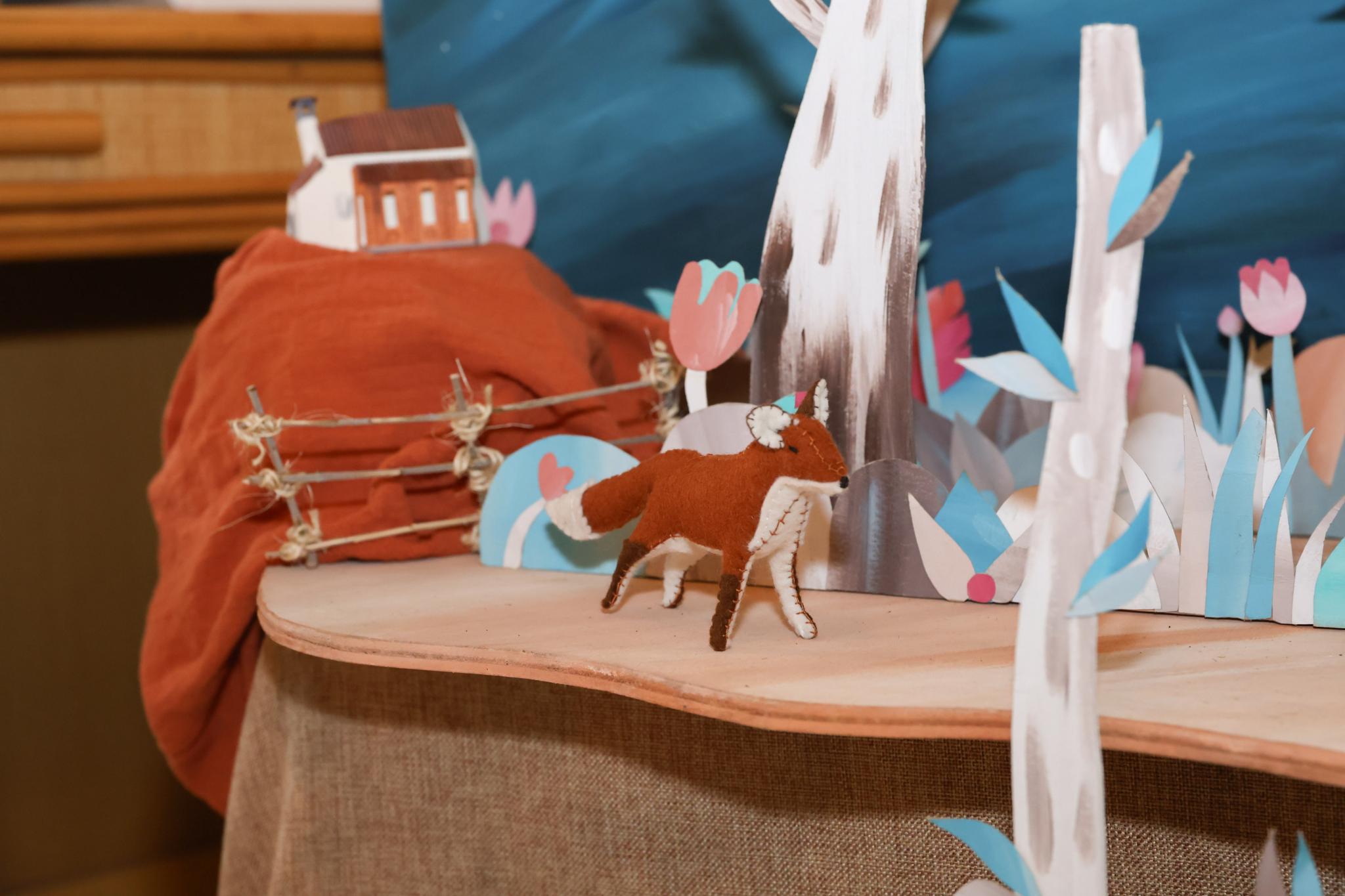 Un teatro que cabe en una mesa