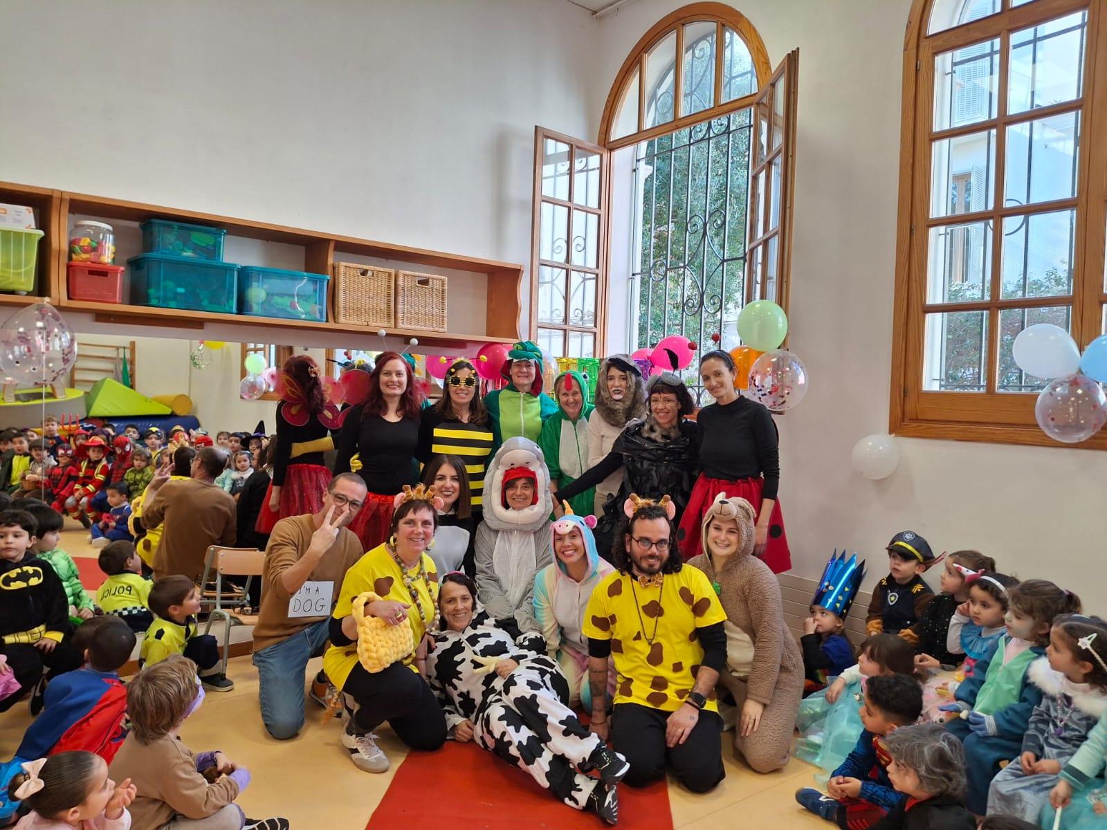 El viento desluce las tradicionales Ruetes del Dijous Llarder