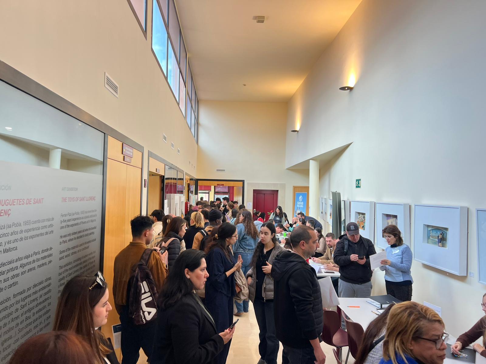 Unas 500 personas acuden a la IV Fira d’Ocupació de Cala Millor